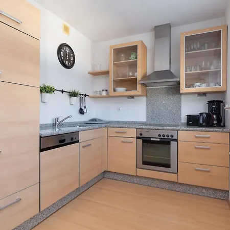 Chrobrego Two-bedroom By Renters Świnoujście